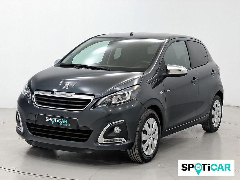 Usado Peugeot 108 Active 72 CV (52 kW) 2022 Gris Berlina