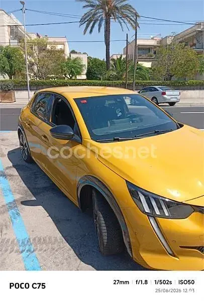 Usado Peugeot 208 GT 130 CV (95 kW) 2020 Amarillo Utilitario