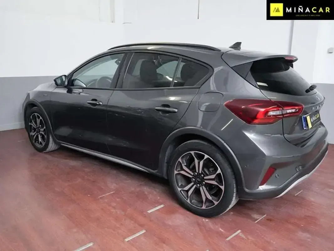 Usado Ford Focus Active 155 CV (114 kW) 2023 Gris Familiar