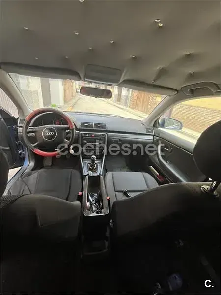 Usado Audi A4 115 CV (84 kW) 2001 Azul Berlina