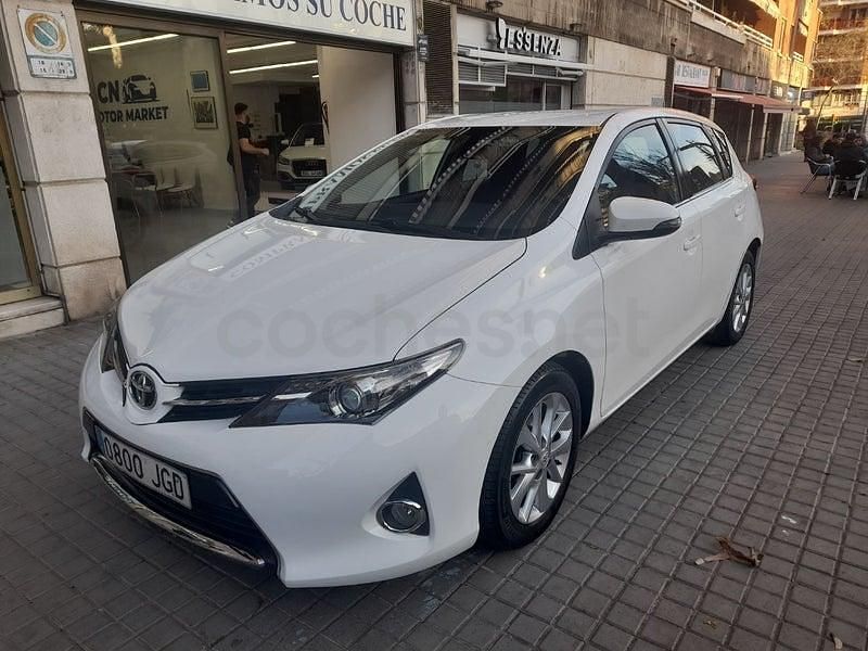 Usado Toyota Auris Business Edition 90 CV (66 kW) 2015 Negro Berlina