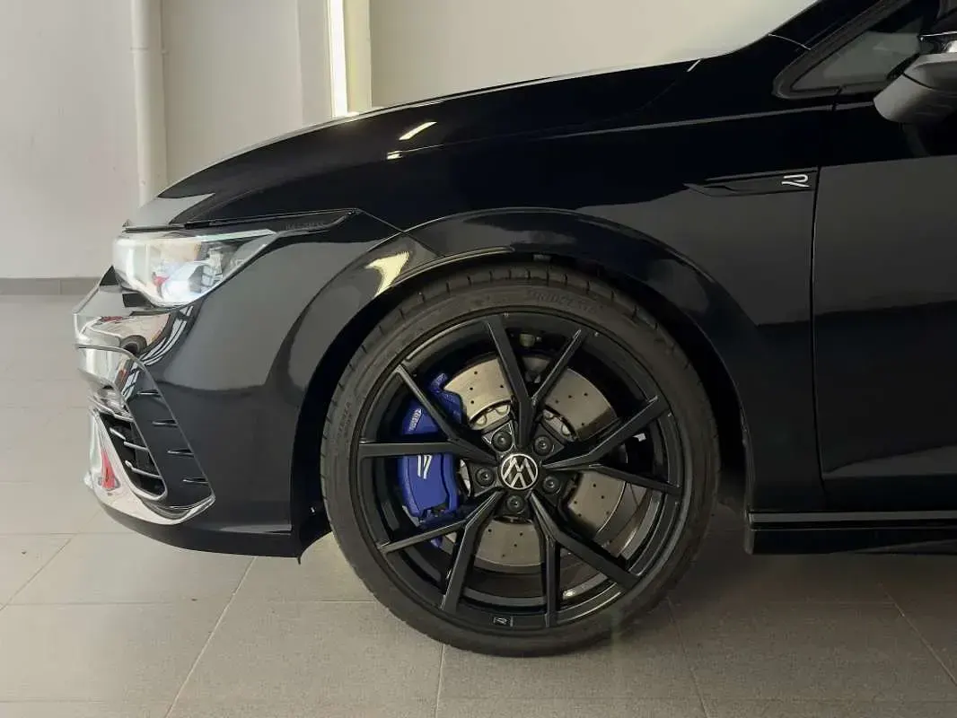 Usado VW Golf VIII R 333 CV (244 kW) 2024 Negro Utilitario
