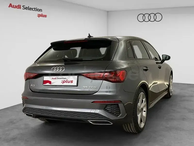 Usado Audi A3 S-Line 150 CV (110 kW) 2024 Gris / plata Berlina