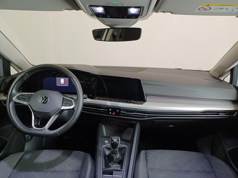 Usado VW Golf VIII Life 130 CV (95 kW) 2020 Gris Berlina