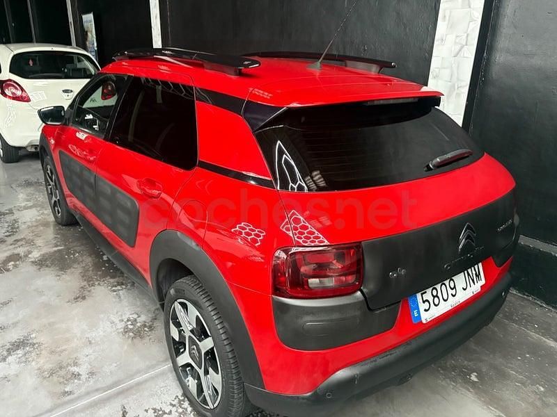 Usado Citroën C4 Shine Edition 100 CV (73 kW) 2017 Rojo Berlina