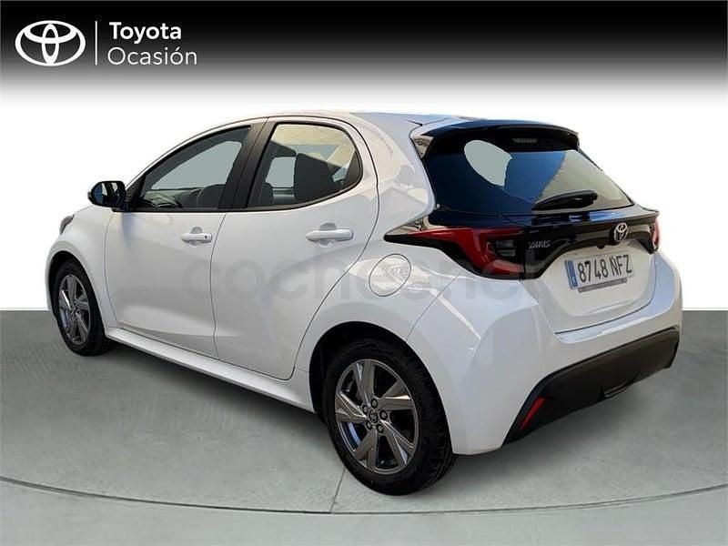 Usado Toyota Yaris Hybrid Active 116 CV (85 kW) 2025 Blanco Berlina