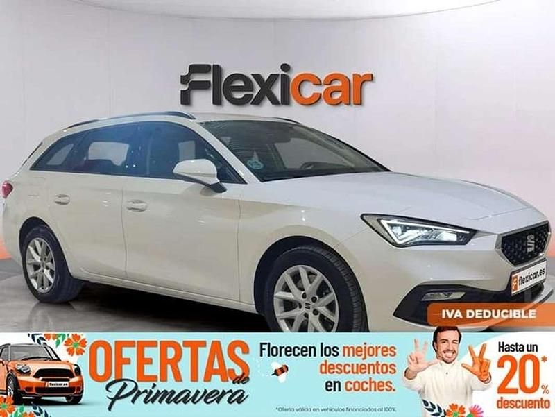 Usado Seat Leon Style 150 HP (110 kW) 2022 Branco Sedan