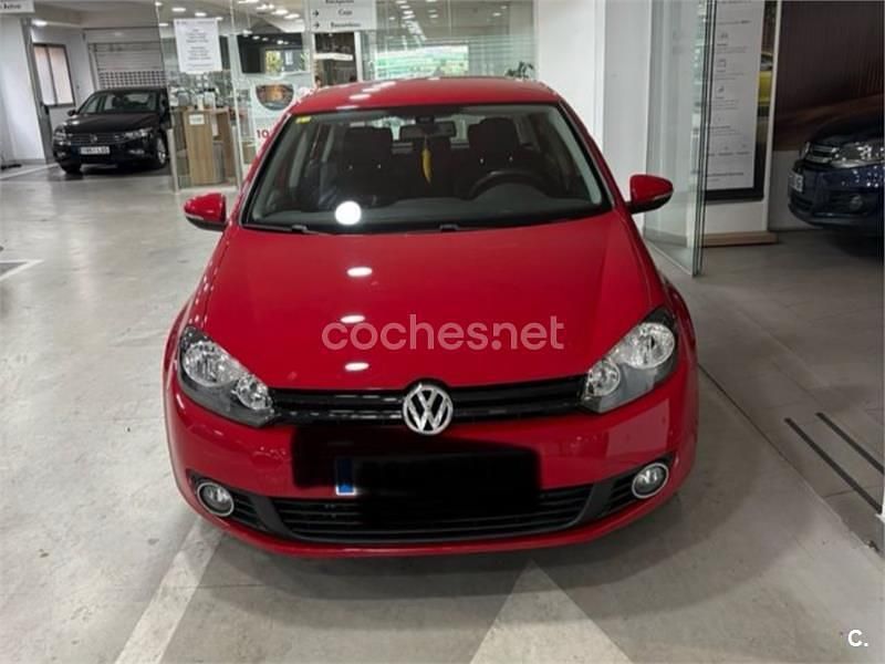 Usado VW Golf VII Advance 105 CV (77 kW) 2012 Rojo Berlina