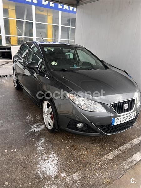 Usado Seat Ibiza Sport 105 CV (77 kW) 2009 Gris / plata Berlina
