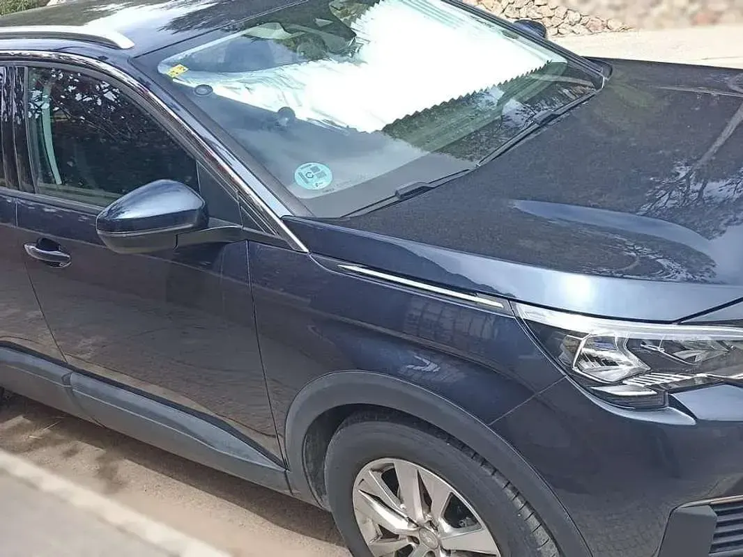 Usado Peugeot 5008 Active 120 CV (88 kW) 2017 Azul Monovolumen