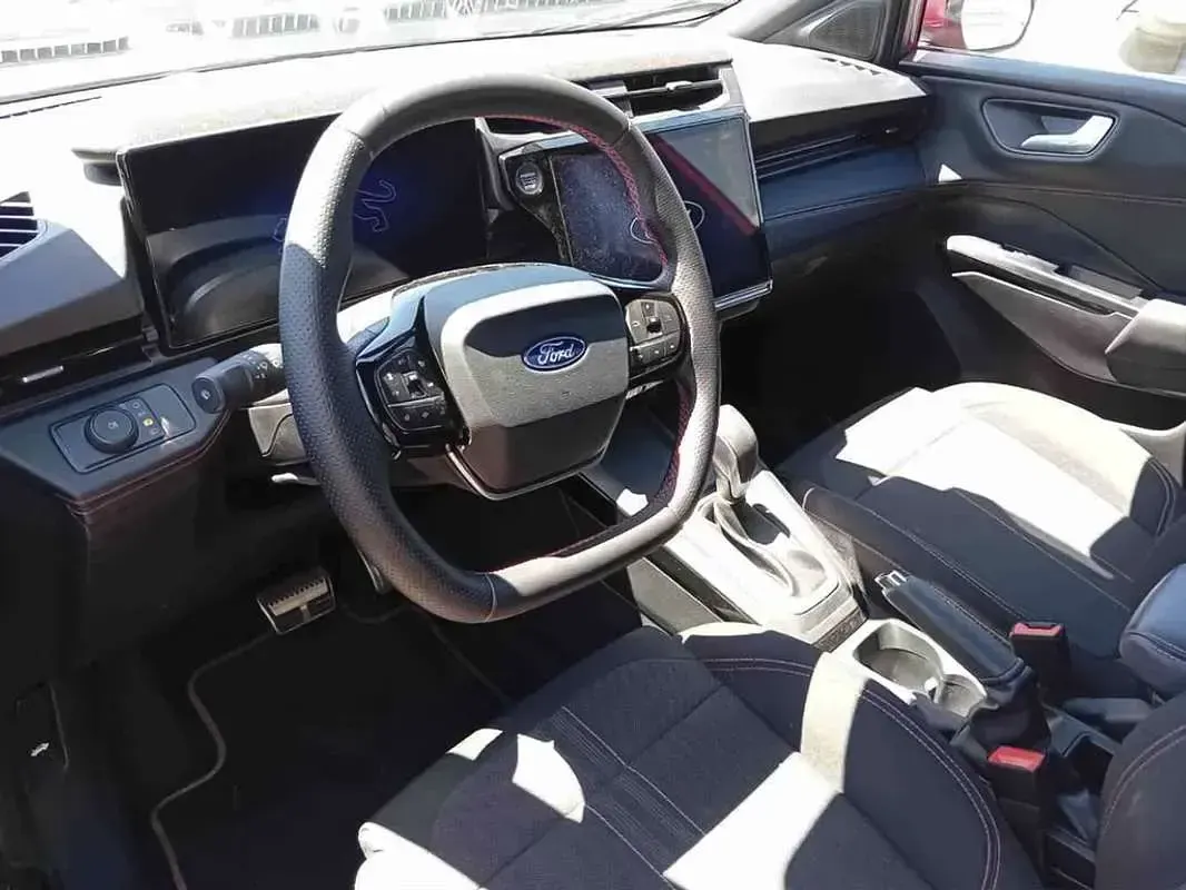 Usado Ford Puma ST-Line 125 CV (91 kW) 2025 Rojo SUV