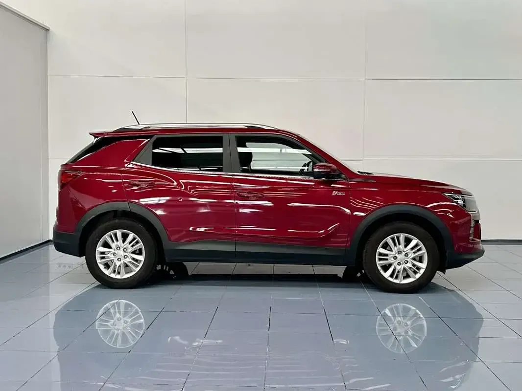 Usado SsangYong Korando 148 CV (108 kW) 2022 Burdeos SUV