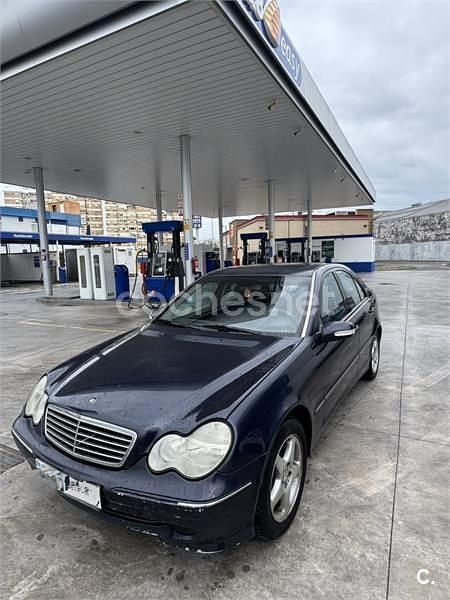 Usado Mercedes C220 Avantgarde 143 CV (105 kW) 2001 Azul Berlina