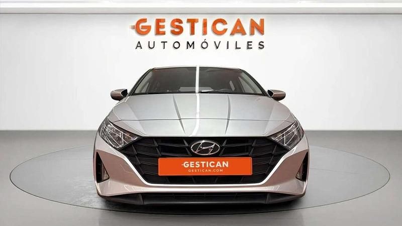 Usado Hyundai i20 84 CV (61 kW) 2021 Gris / plata Utilitario