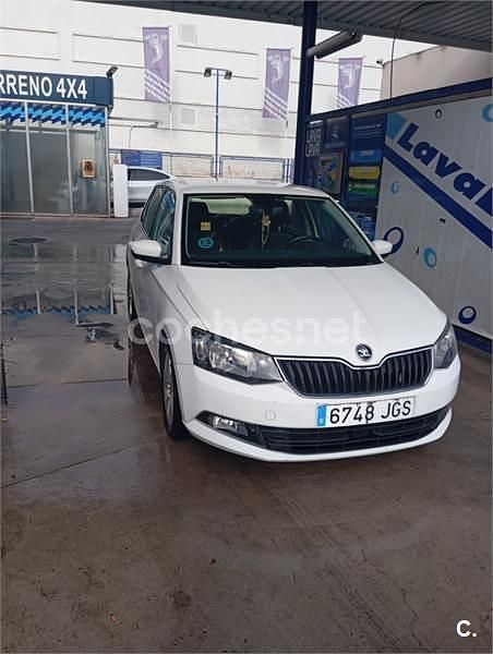 Blanco Usado 2015 Skoda Fabia Ambition Utilitario | 6200 € (Buen precio) - Imagen 1/4