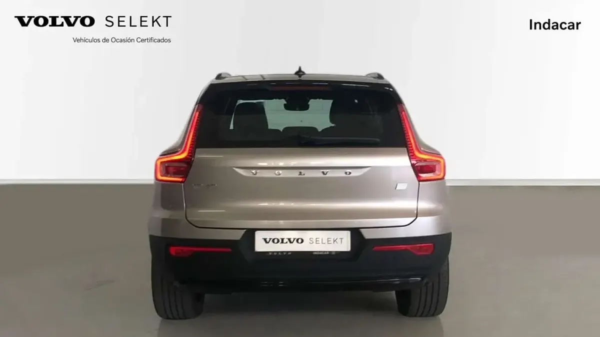 Usado Volvo XC40 Core 169 kW (230 CV) 2022 Beige SUV