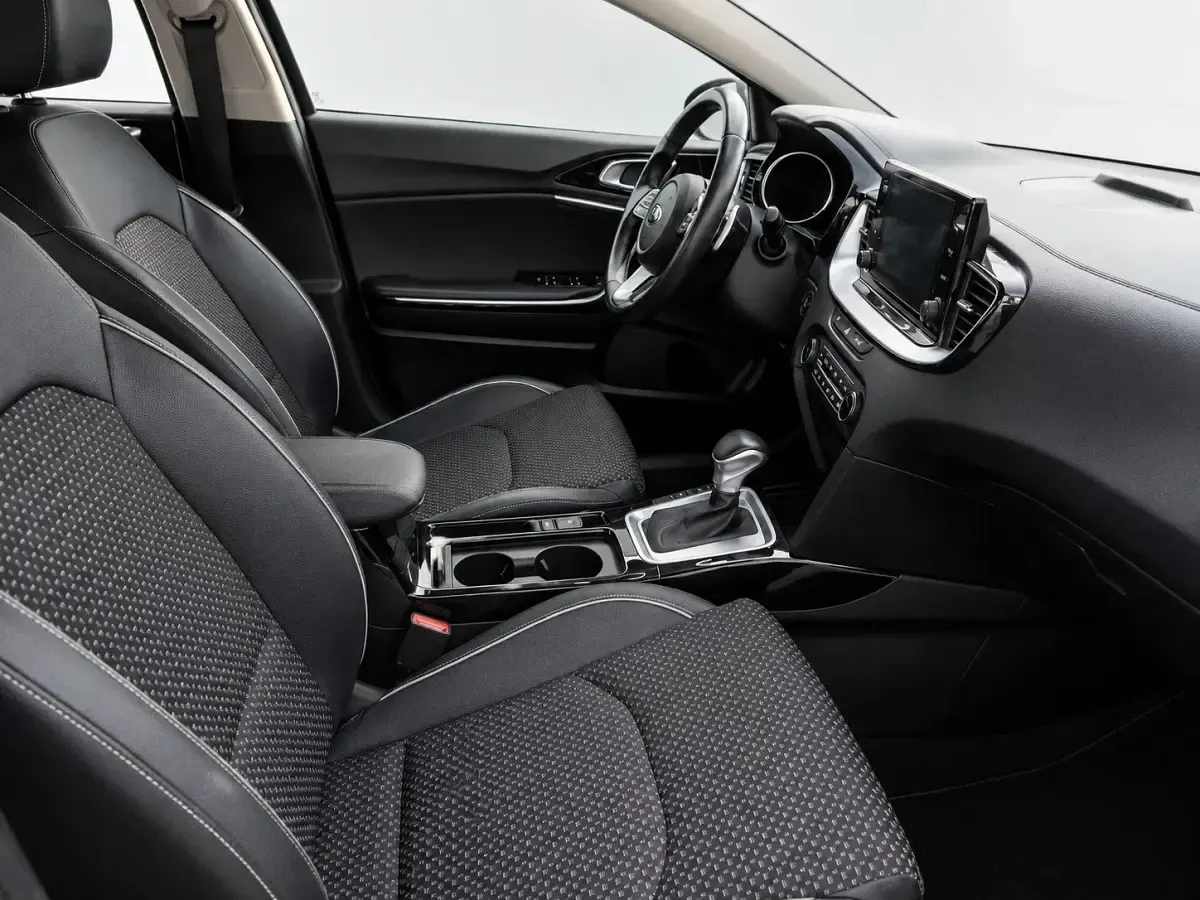 Usado Kia XCeed 141 CV (103 kW) 2021 Gris SUV