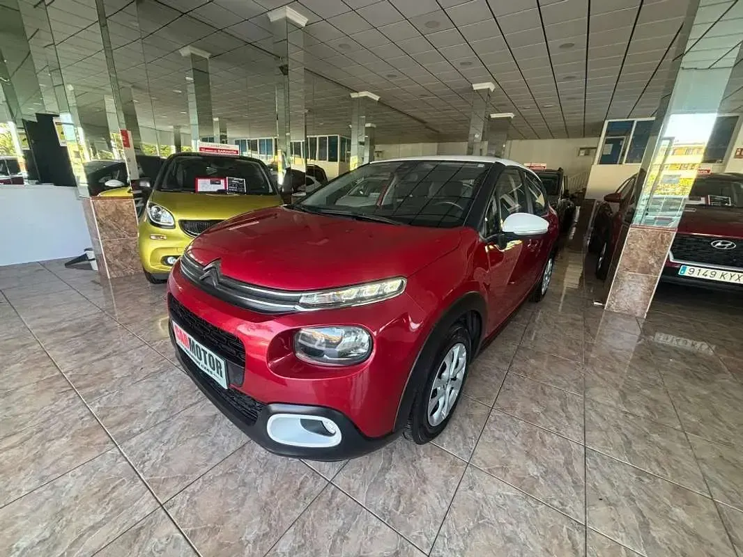 Usado Citroën C3 PureTech 82 CV (60 kW) 2019 Rojo Utilitario