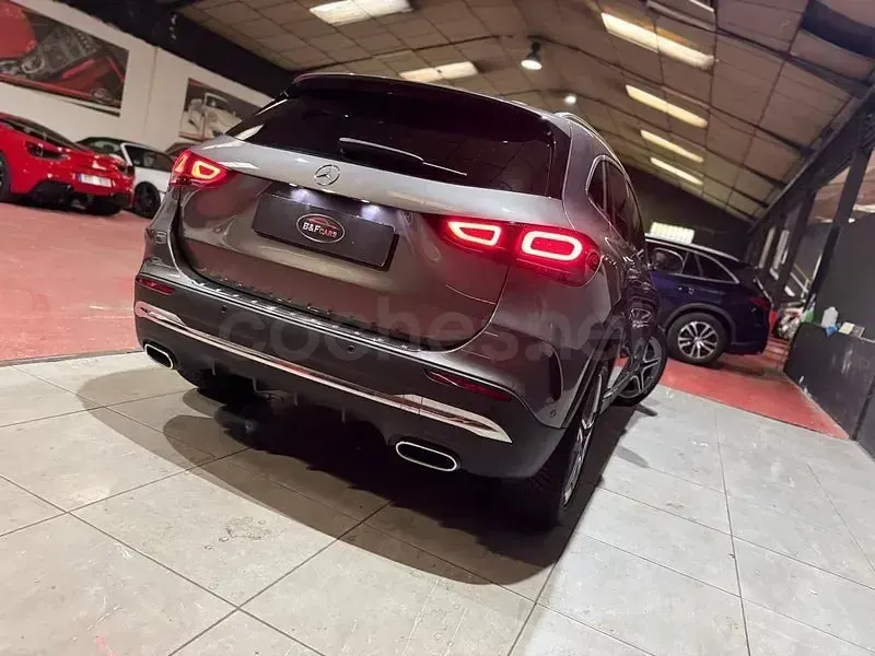 Usado Mercedes GLA200 150 CV (110 kW) 2022 Gris / plata SUV