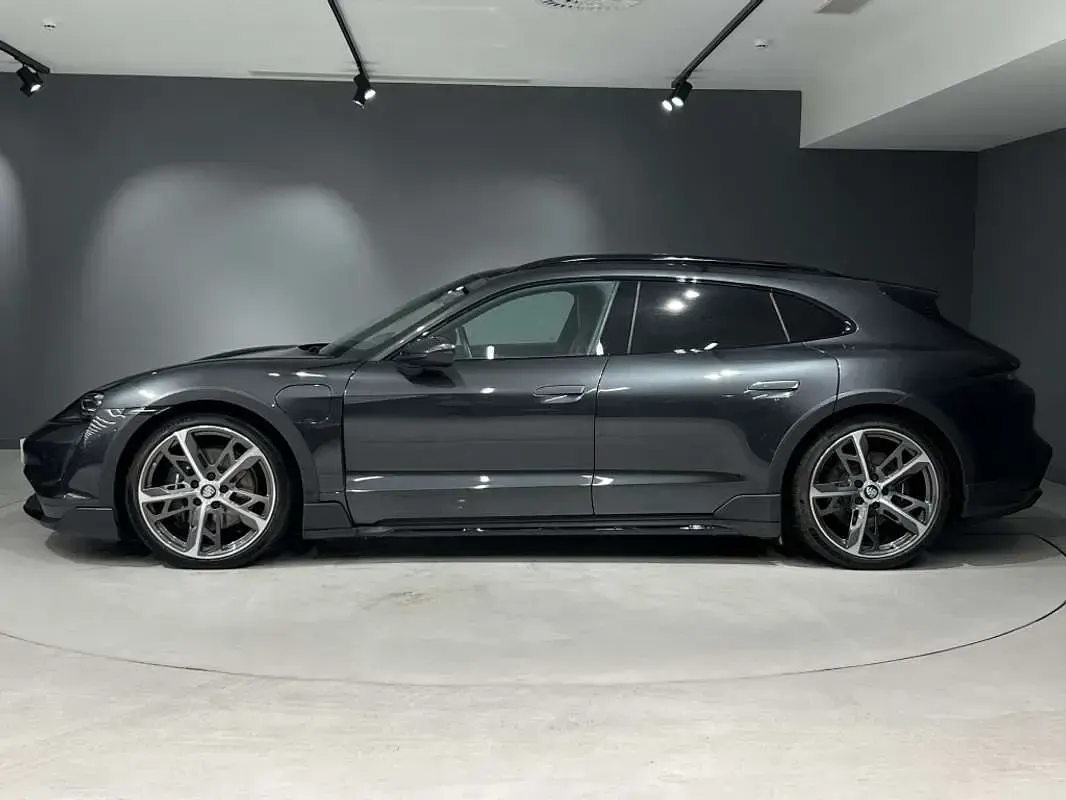 Usado Porsche Taycan 4 Cross Turismo Cross Turismo 280 kW (381 CV) 2022 Gris Familiar