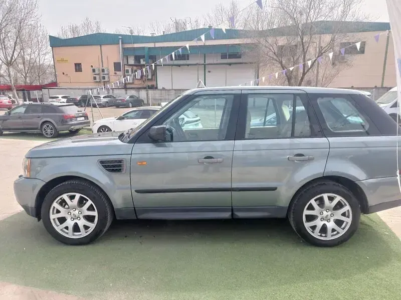 Usado Land Rover Range Rover Sport HSE 190 CV (139 kW) 2006 Gris / plata SUV