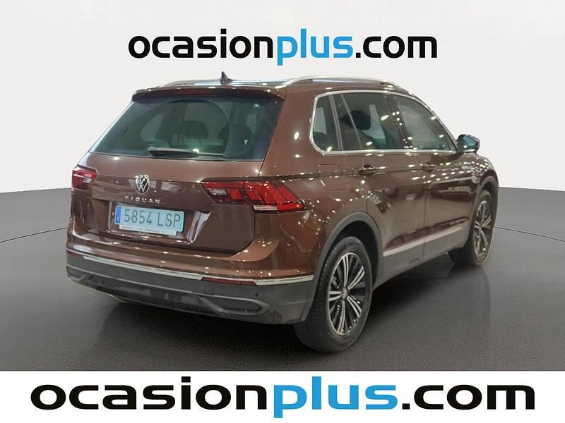 Usado VW Tiguan Life 150 CV (110 kW) 2021 Marrón SUV