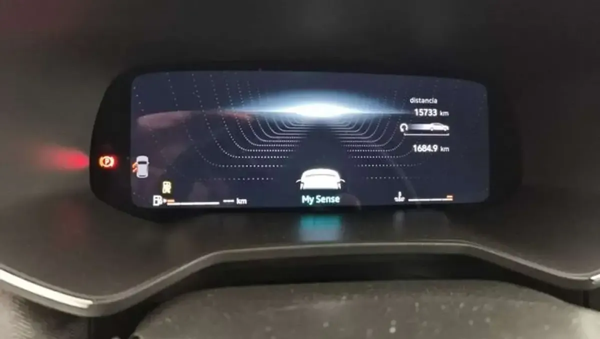 Usado Renault Clio Techno 101 CV (74 kW) 2025 Gris Utilitario