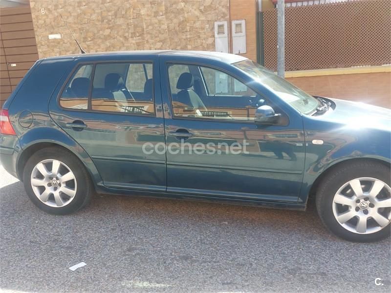 Usado VW Golf IV Highline 105 CV (77 kW) 2003 Verde Berlina