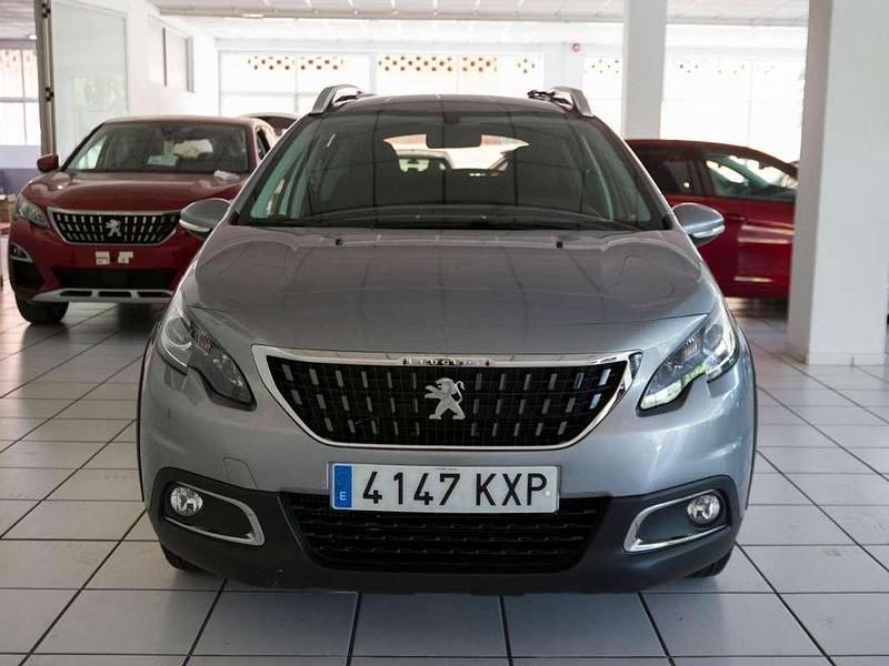 Usado Peugeot 2008 Signature Sky 99 CV (72 kW) 2019 Gris SUV