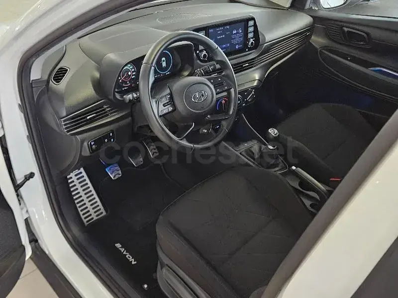 Usado Hyundai Bayon 84 CV (61 kW) 2022 Blanco SUV