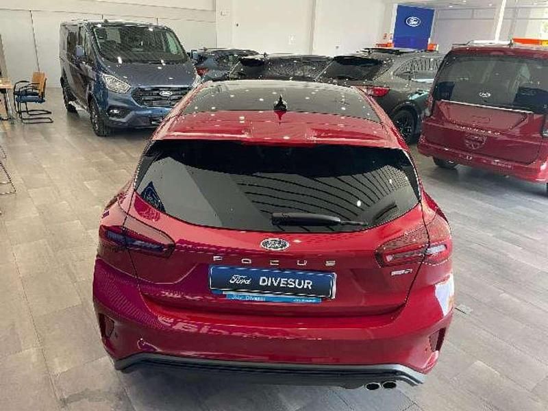Usado Ford Focus ST-Line X 125 CV (91 kW) 2023 Rojo Utilitario