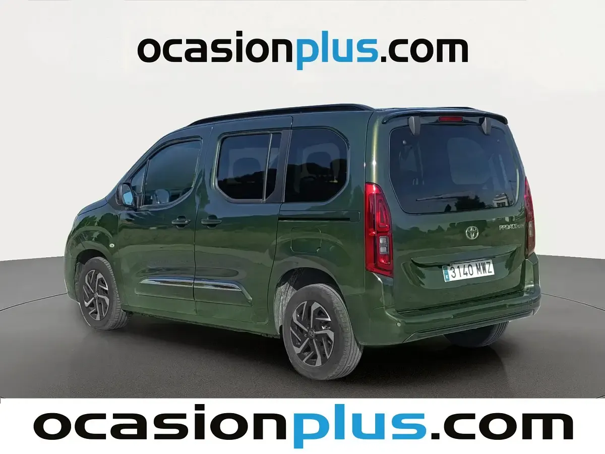 Usado Toyota Proace Verso Active 131 CV (96 kW) 2024 Verde Familiar