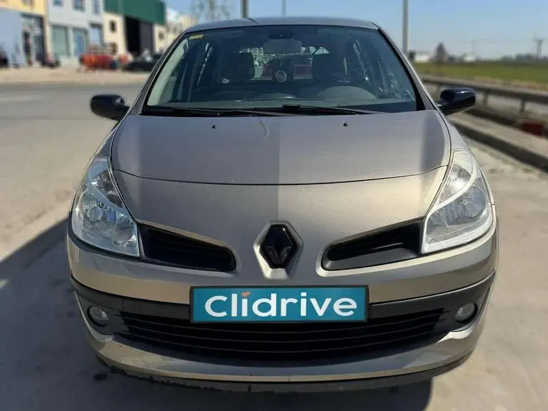 Usado Renault Clio II Exception 106 CV (77 kW) 2008 Beige Utilitario