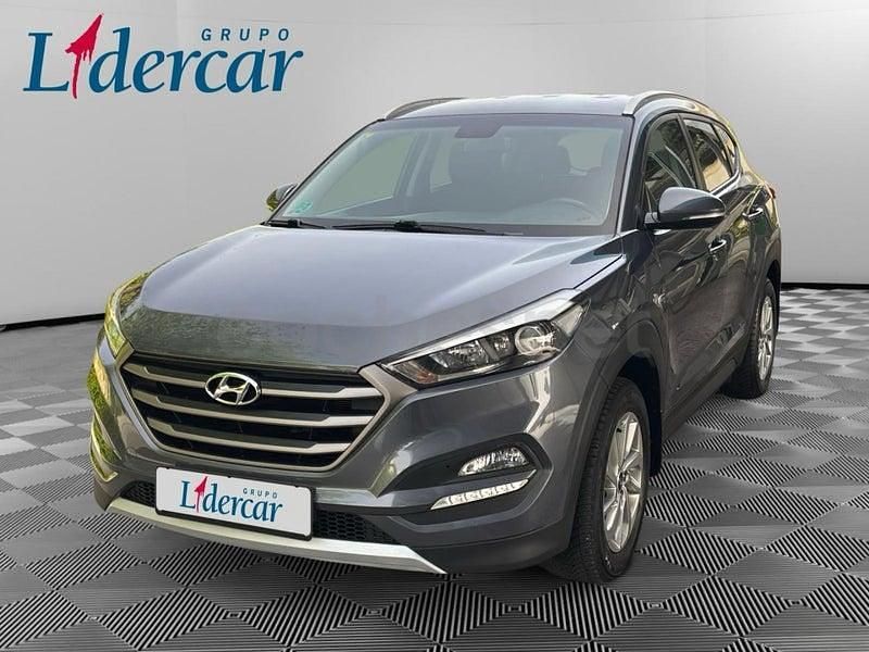 Usado Hyundai Tucson 131 CV (96 kW) 2016 Gris / plata SUV