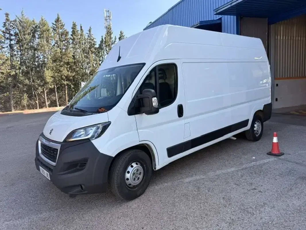 Usado Peugeot Boxer S 140 CV (102 kW) 2022 Blanco Van