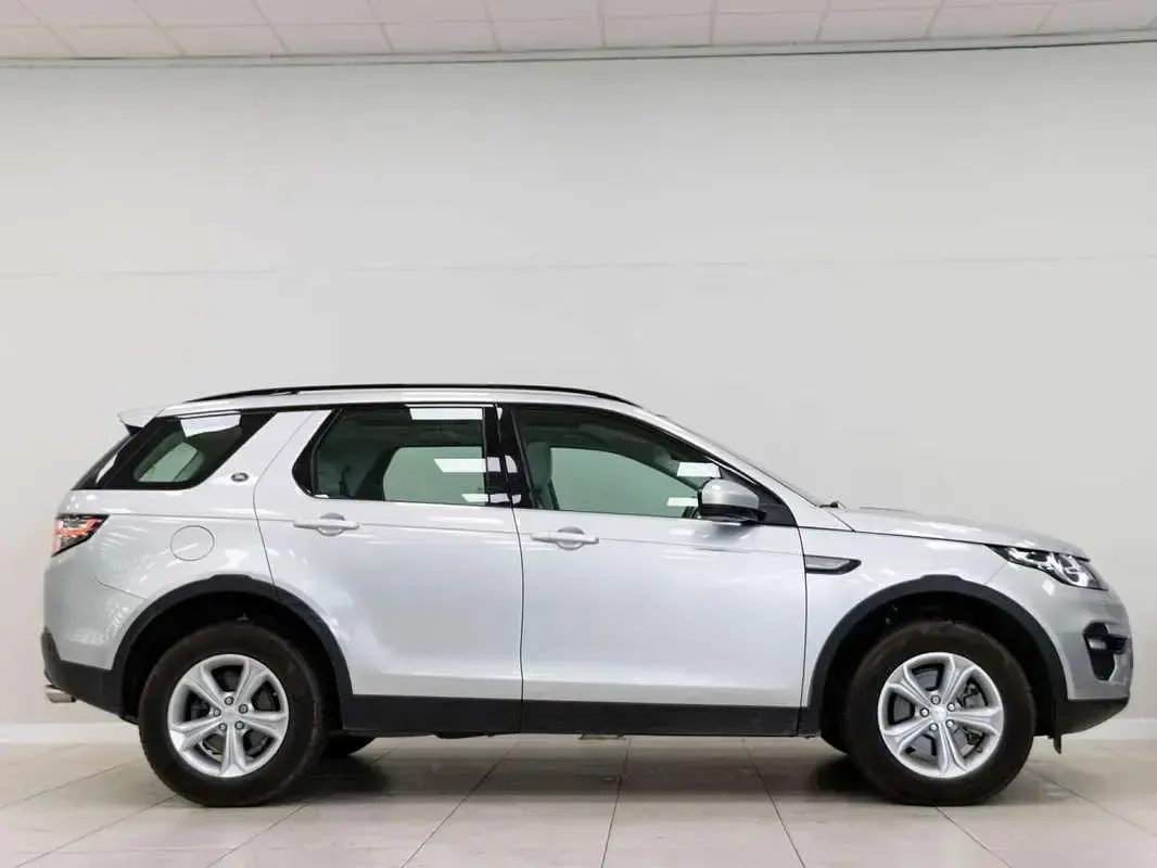 Occasion Land Rover Discovery Sport HSE 150 PK (110 kW) 2017 Zilver SUV
