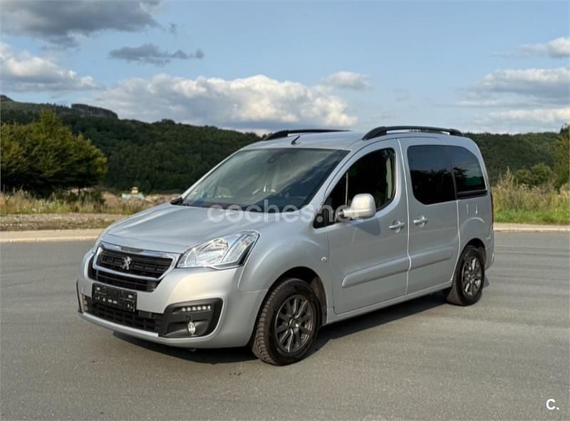 Gris / plata Usado 2016 Peugeot Partner Tepee Outdoor Monovolumen | 12.500 € (Precio justo) - Imagen 1/4