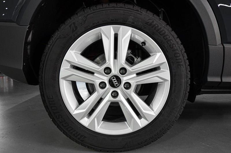 Usado Audi Q2 110 CV (80 kW) 2023 Negro brillante SUV