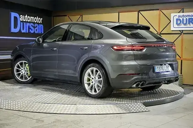 Usado Porsche Cayenne E-Hybrid 462 CV (339 kW) 2021 Gris SUV