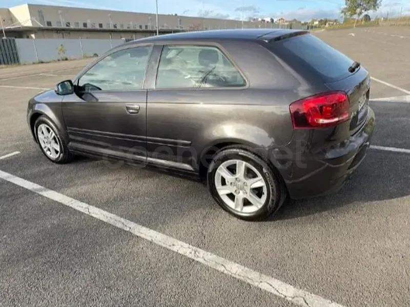 Usado Audi A1 Attraction 105 CV (77 kW) 2011 Negro Utilitario