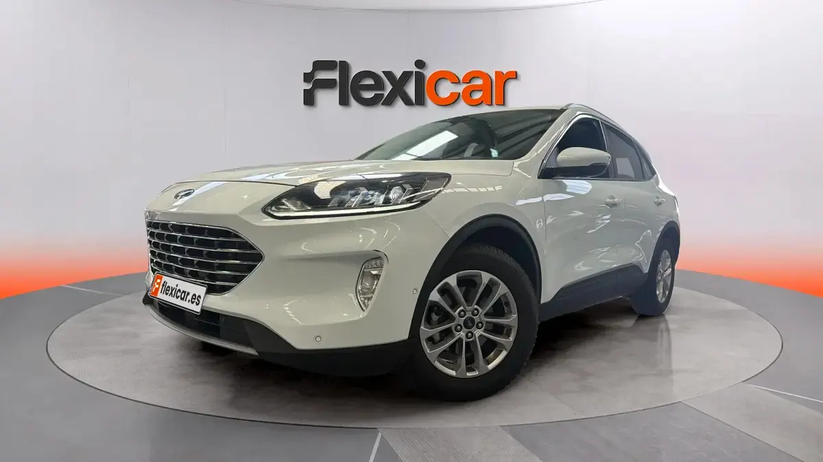 Usado Ford Kuga Titanium 226 CV (166 kW) 2023 Blanco SUV