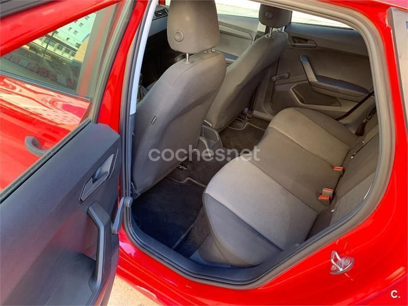 Usado Seat Ibiza Style 95 HP (69 kW) 2019 Vermelho Sedan