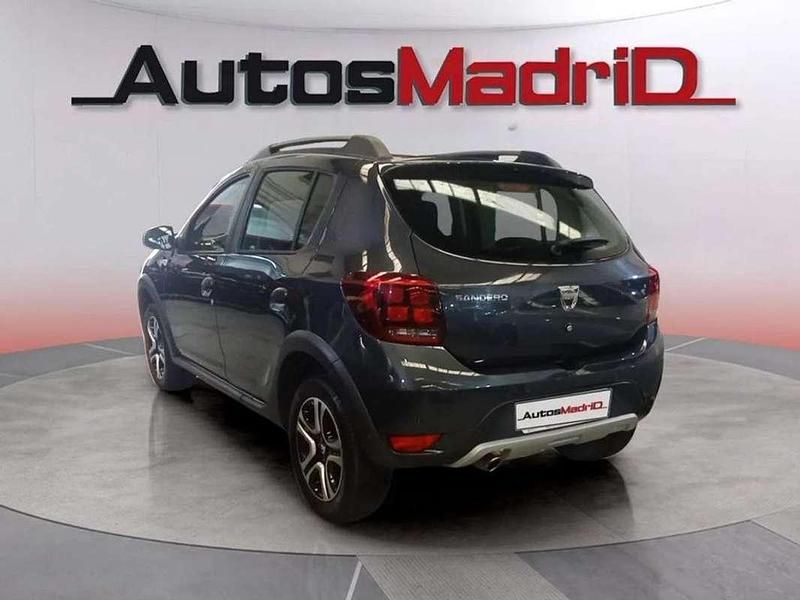 Usado Dacia Sandero Comfort 95 CV (69 kW) 2020 Negro Utilitario