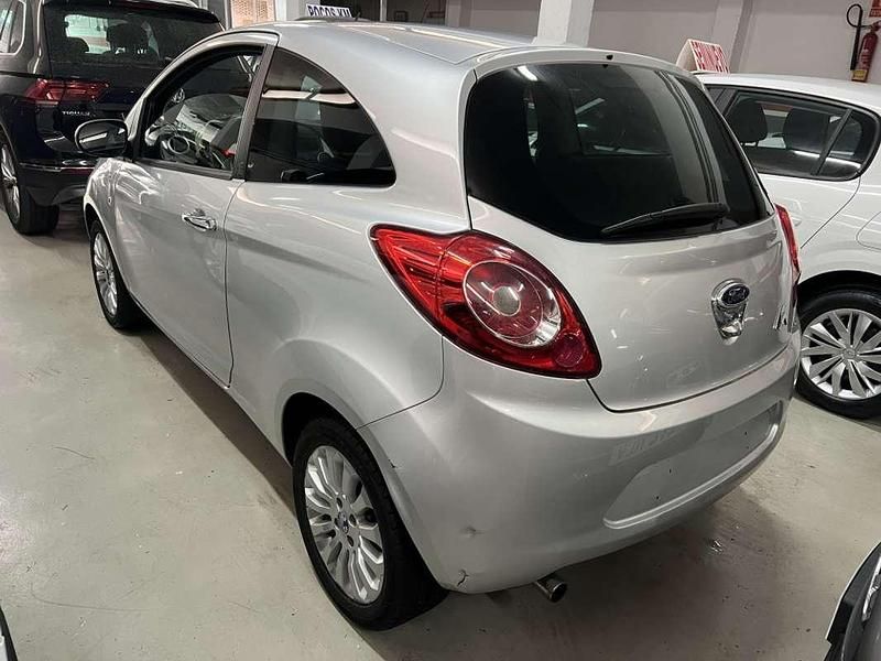 Usado Ford Ka 69 CV (50 kW) 2012 Gris Utilitario