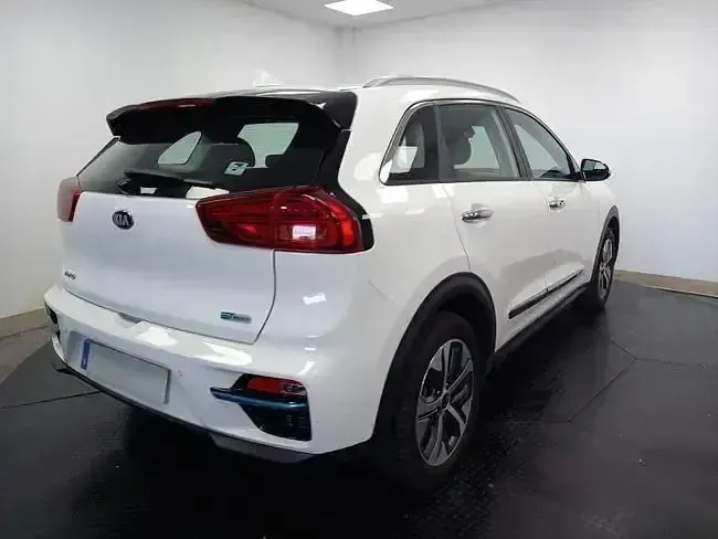 Usado Kia e-Niro 150 kW (204 CV) 2022 Blanco SUV