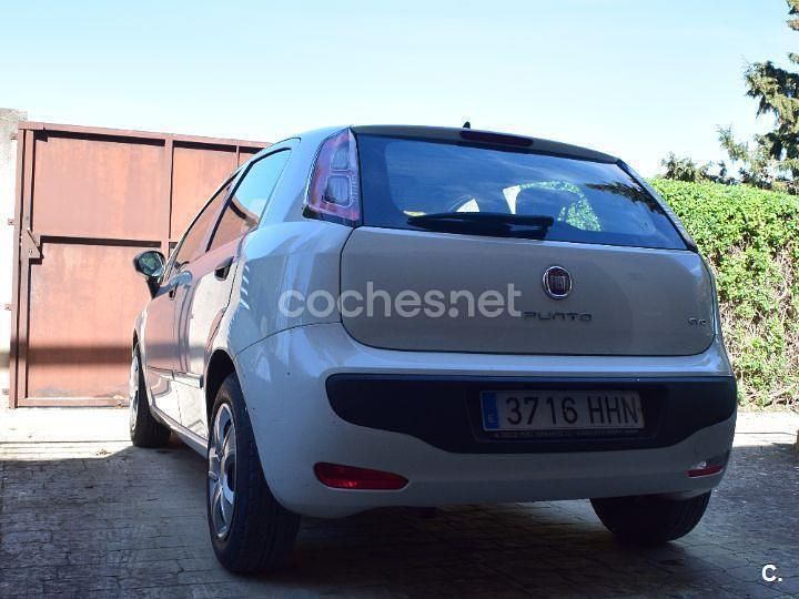 Usado Fiat Punto Easy 75 CV (55 kW) 2011 Blanco Utilitario