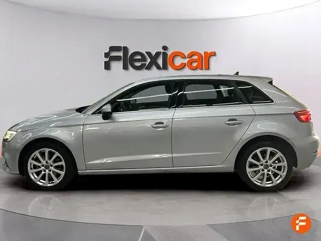 Usado Audi A3 116 CV (85 kW) 2019 Gris Berlina