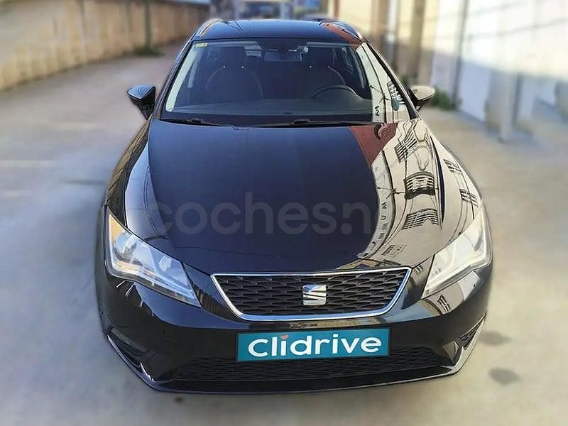 Usado Seat Leon Reference 105 CV (77 kW) 2015 Negro Familiar
