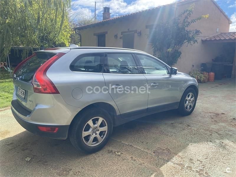 Usado Volvo XC60 Momentum 163 CV (119 kW) 2011 Gris / plata SUV