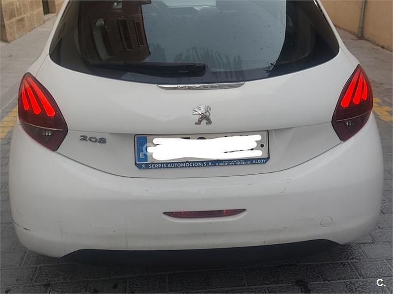 Usado Peugeot 208 Active 82 CV (60 kW) 2016 Blanco Utilitario